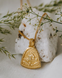 Matterhorn Mountain Necklace Gold